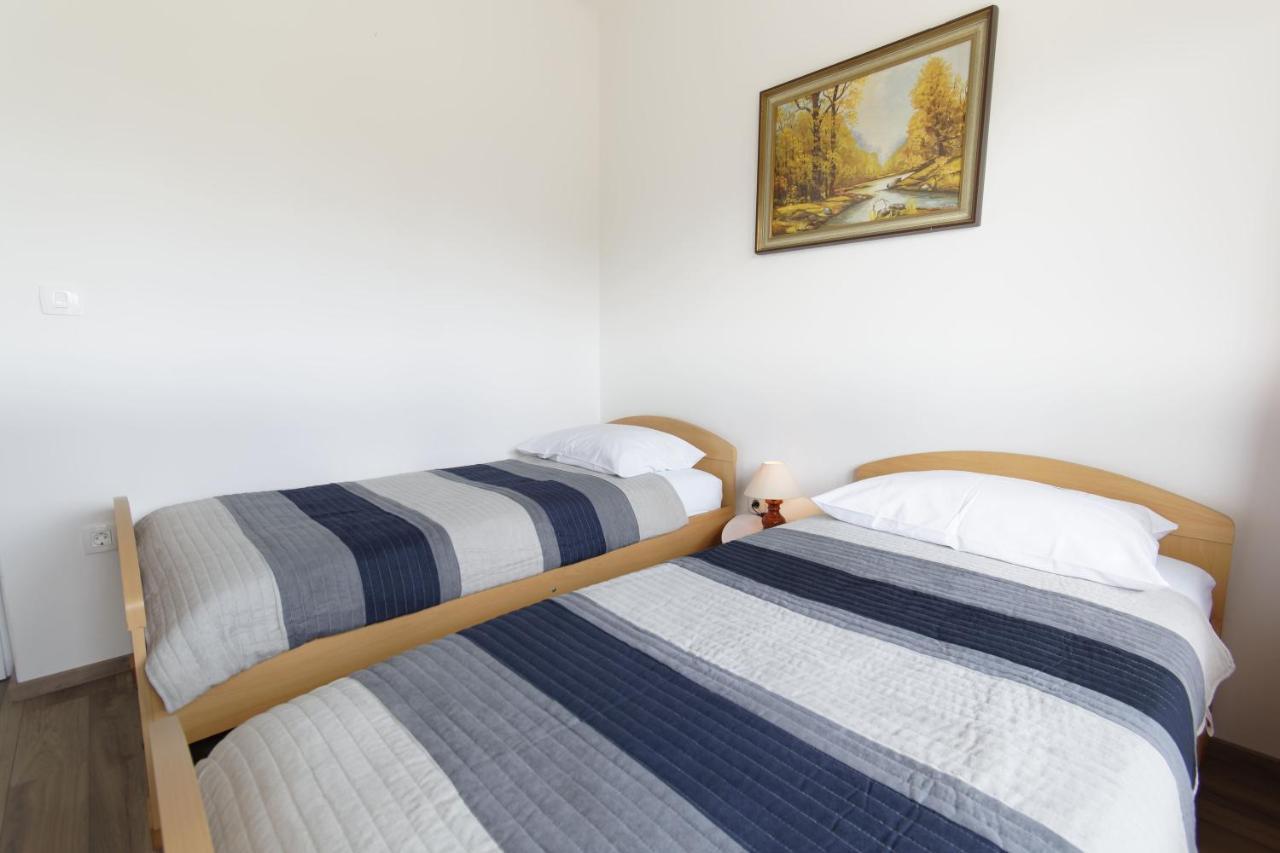 אומאג Apartment Patrik By Rent Istria מראה חיצוני תמונה