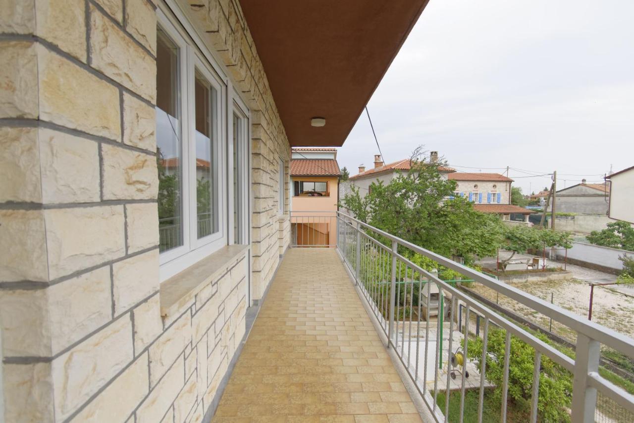 אומאג Apartment Patrik By Rent Istria מראה חיצוני תמונה