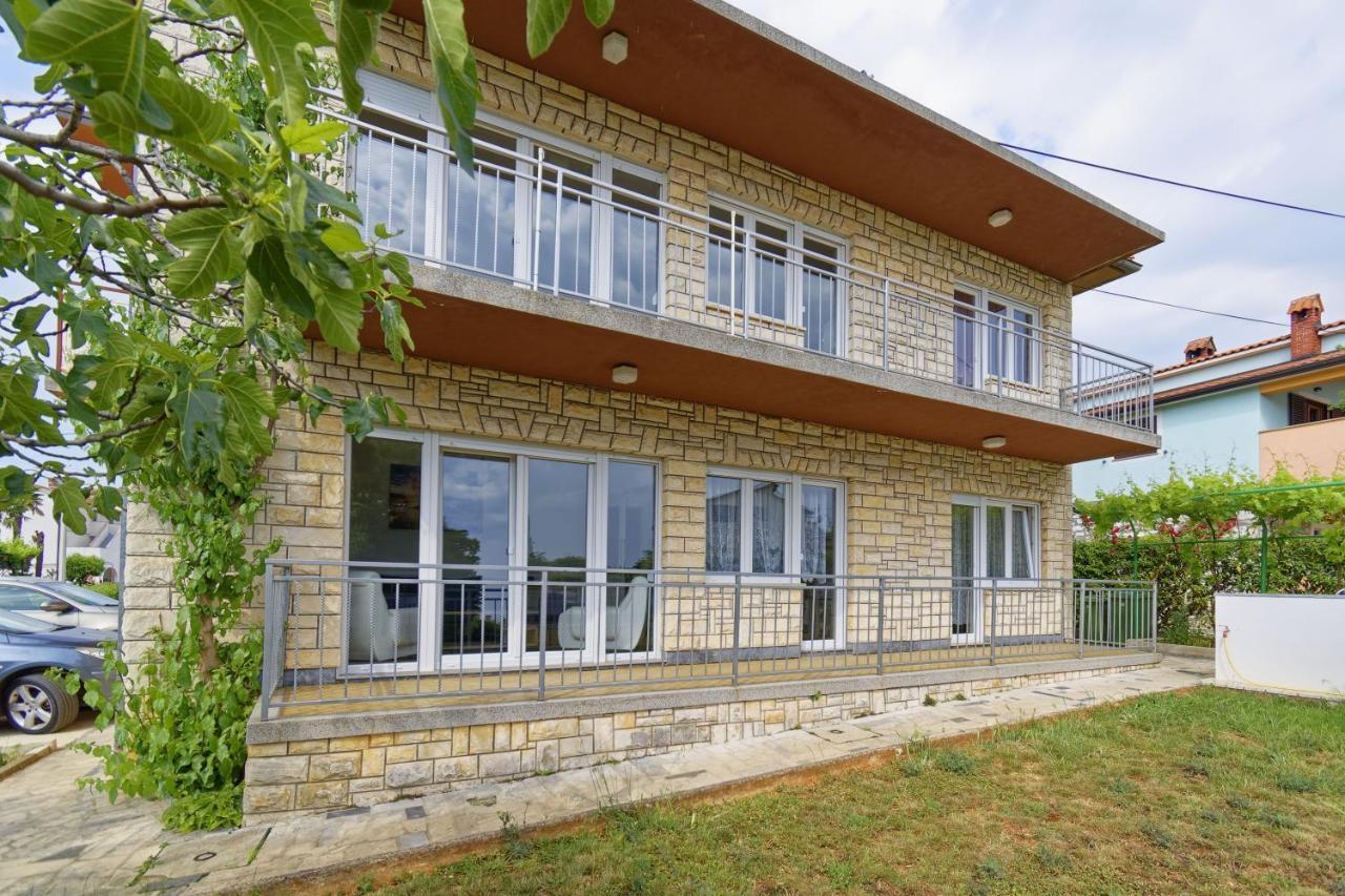 אומאג Apartment Patrik By Rent Istria מראה חיצוני תמונה